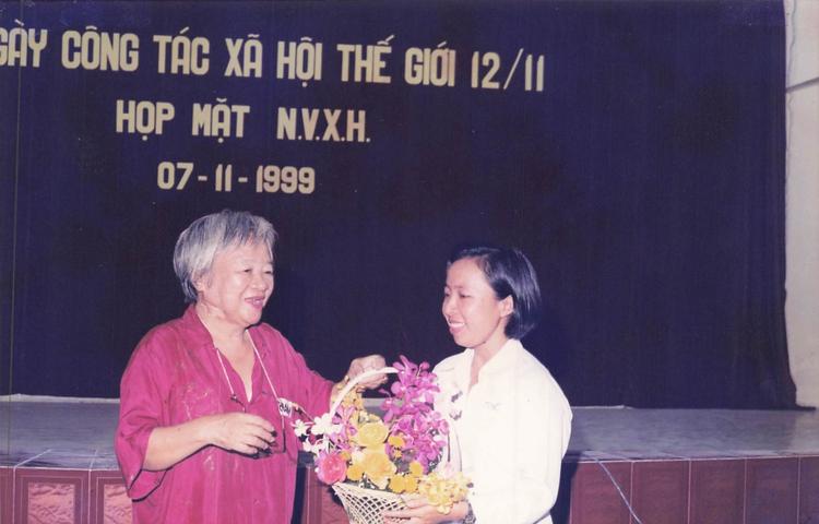 MƯỜI LĂM NĂM CHỊ CẢ ĐI XA - Tác giả Lê Chí An
